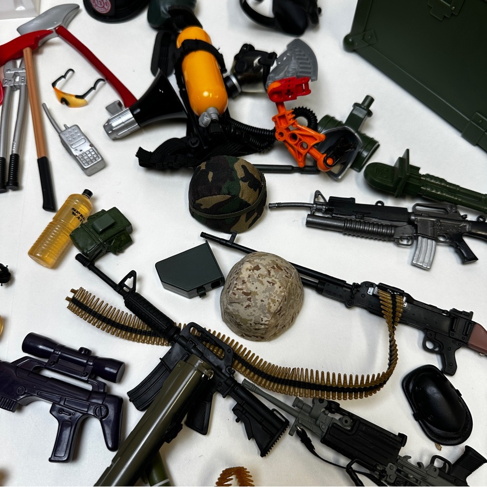 Army Military First Responder Equipment GI Joe Action Figure Accessories w/ Case - Picture 5 of 15